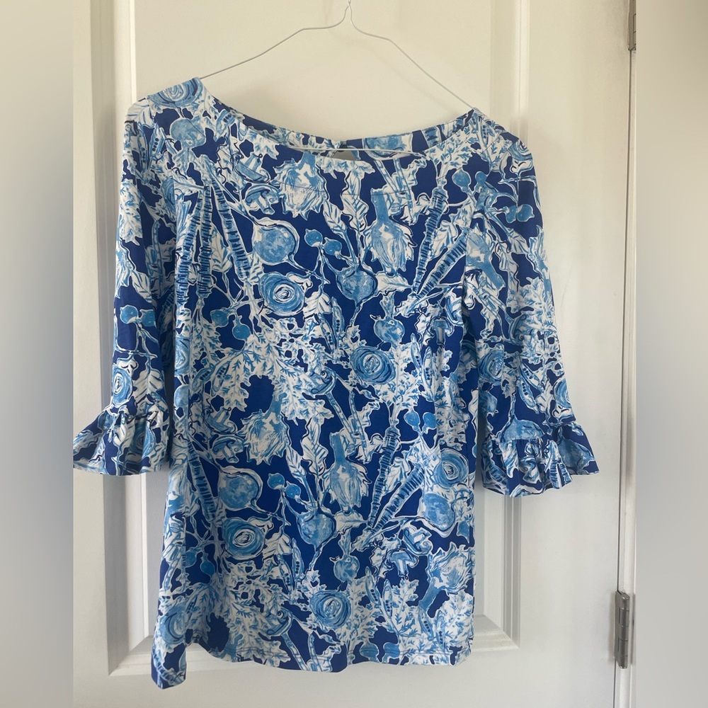 Lilly Pulitzer Top- size medium.